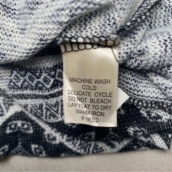 Women's Self Esteem Aztec Print Hooded Long Sleeve Shirt Size 2X Nordic Pockets - Picture 10 of 13